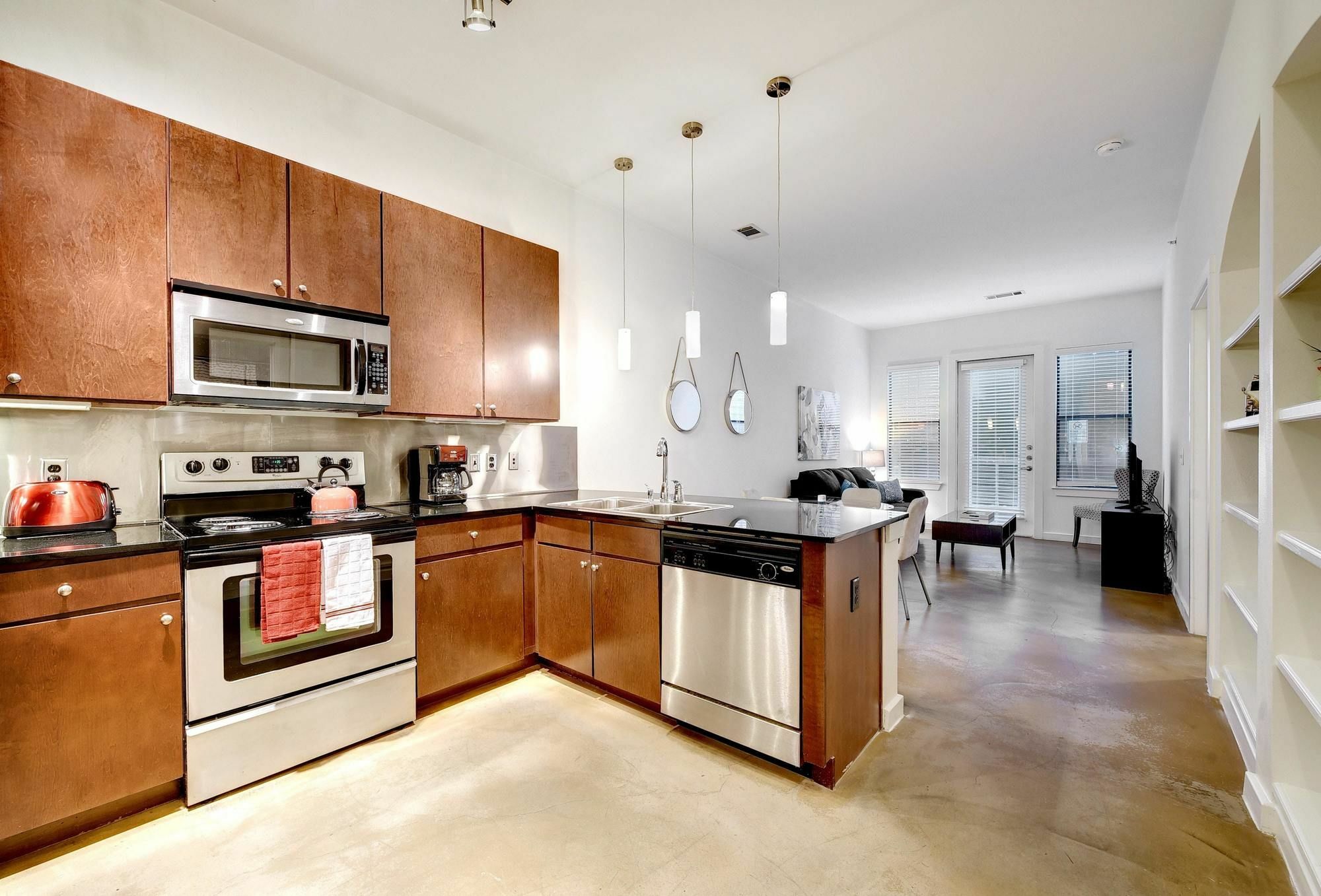 Hip Downtown Suite By Austinstays Exterior photo