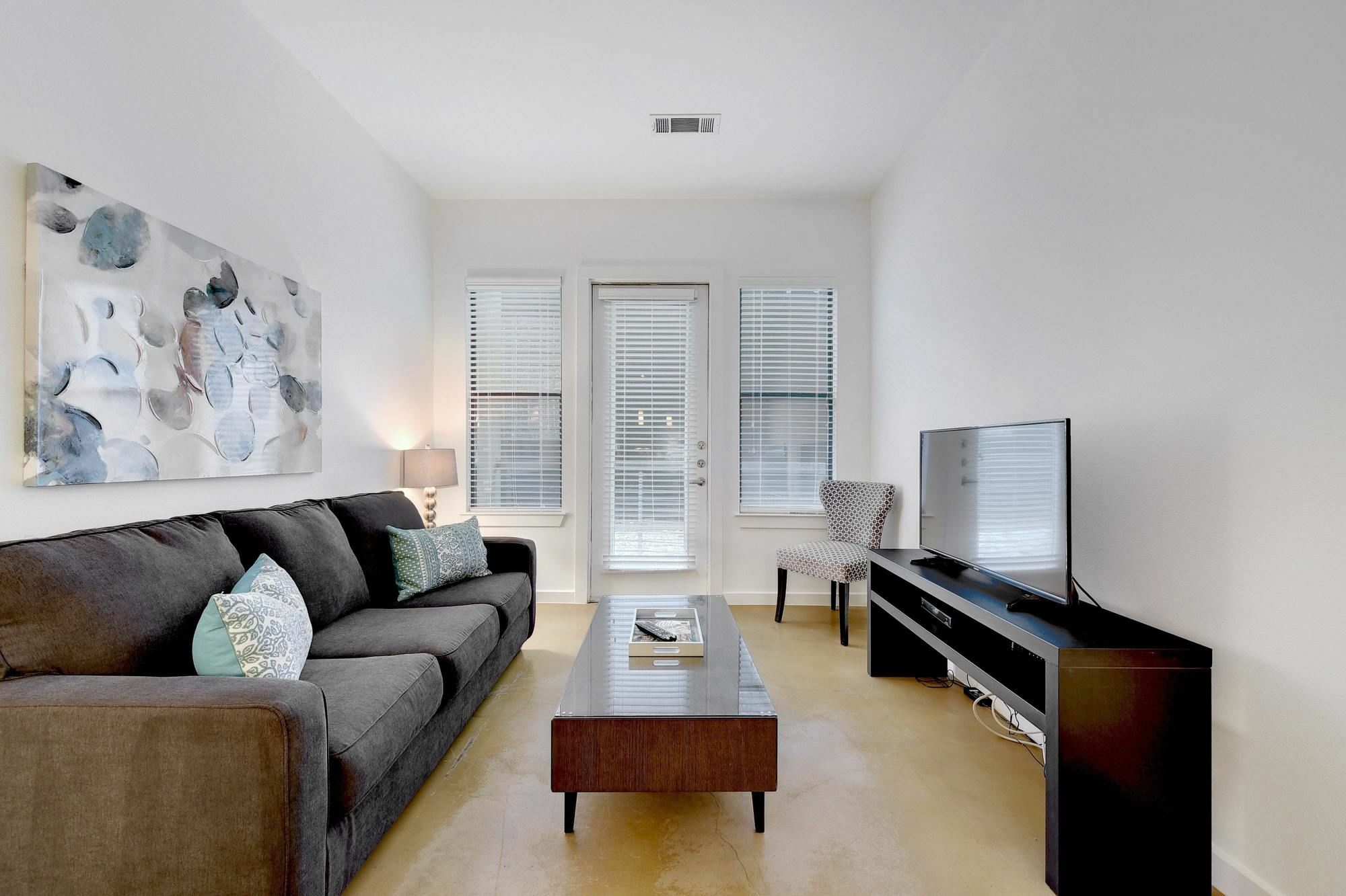 Hip Downtown Suite By Austinstays Exterior photo